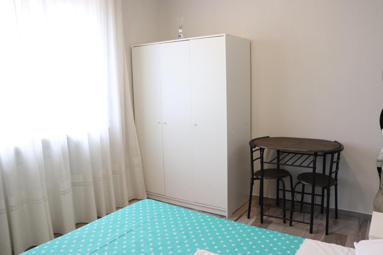 B&B Francesco Fly Νάπολη Εξωτερικό φωτογραφία